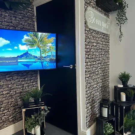 Exotic Jacuzzi With Balcony & Parking 아파트