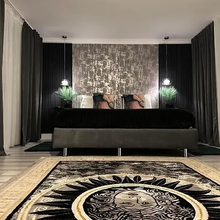 Exotic Jacuzzi With Balcony & Parking * 버밍엄