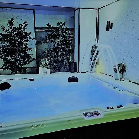Exotic Jacuzzi With Balcony & Parking 公寓 *